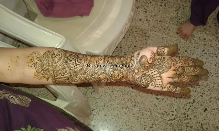 Aparna mehndi artist